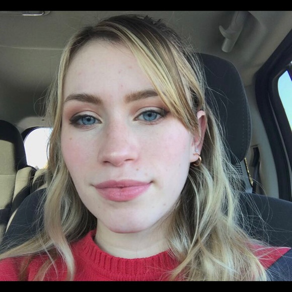 Meet your Posher, Whitney - Picture 1 of 1